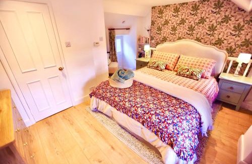 South Leigh House | The Belle