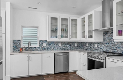Hope Gardens House | The Belle on Eleventh Ave 30 days+
