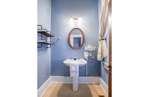Abbeville Hotel | The Belmont Inn