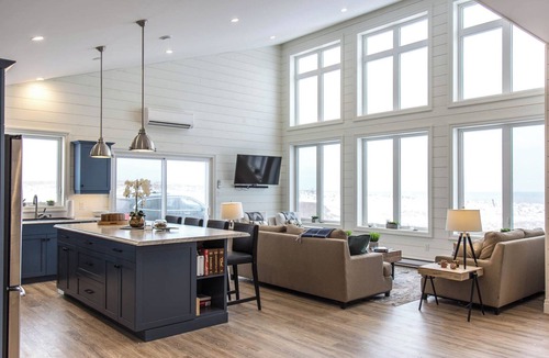 Sea View House | The Belvedere - Luxury oceanfront, Media Room, Cousin's Shore Beach, AC