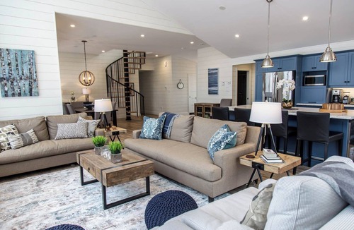 Sea View House | The Belvedere - Luxury oceanfront, Media Room, Cousin's Shore Beach, AC