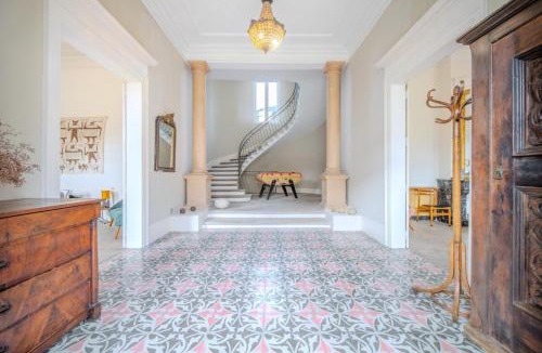 Castries House | The Belvedere Manor -