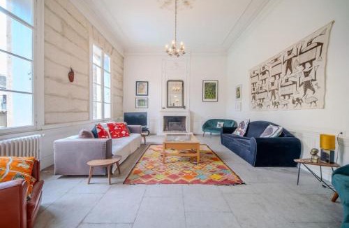 Castries House | The Belvedere Manor -