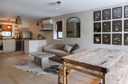 Phoenicia House | The Bend: Boutique Stays - Pool, Waterfront, Sauna