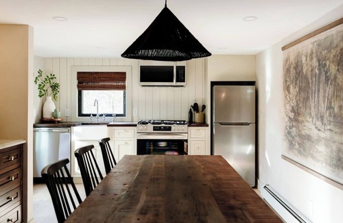 Phoenicia House | The Bend: Cottage Pool Sauna Fire Pits