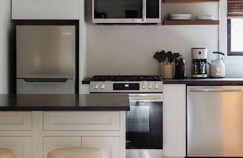 Phoenicia House | The Bend: Loft Pool Sauna Fire Pits Creek