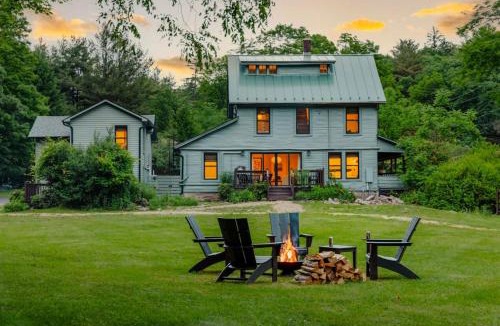 Phoenicia House | The Bend Micro Resort