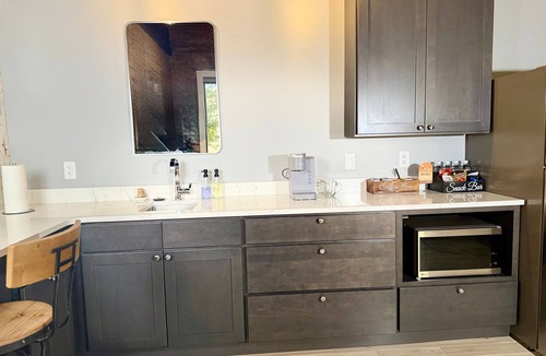 Watkins Glen Hotel | The Benjamin Hotel