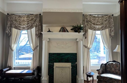 Guthrie Bed & Breakfast | The Bennett Room at The Judges Chambers