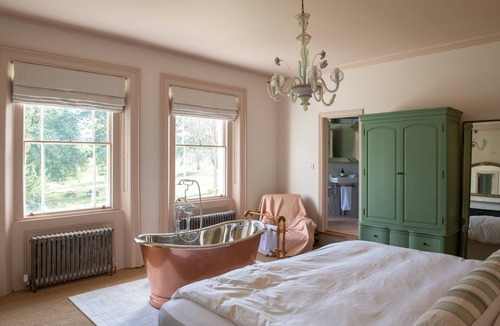 Midhurst House | The Bennu