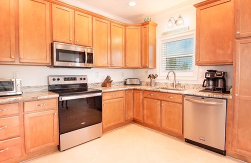 Breezeswept Beach Estates House | The Bent Anchor-boat lift diving snorkeling fishing key deer 22 miles Key West