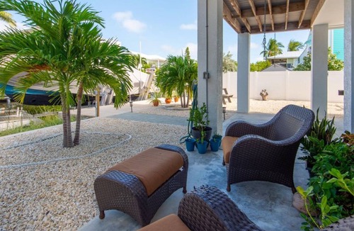 Breezeswept Beach Estates House | The Bent Anchor-boat lift diving snorkeling fishing key deer 22 miles Key West