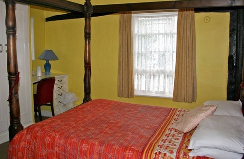 Lindfield Bed & Breakfast | The Bent Arms