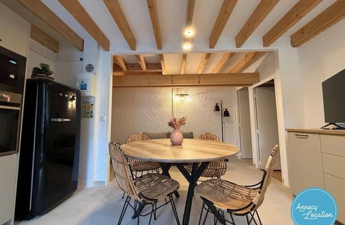 Talloires-Montmin Apartment | The Bergerie T3- view Mountains.