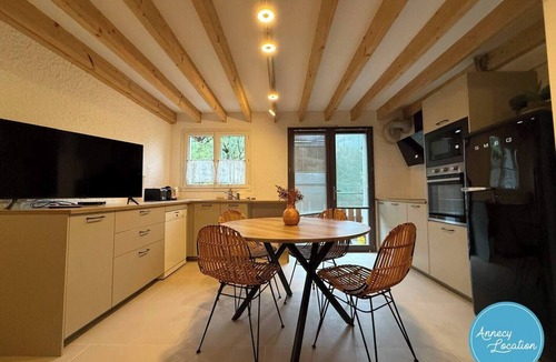 Talloires-Montmin Apartment | The Bergerie T3- view Mountains.