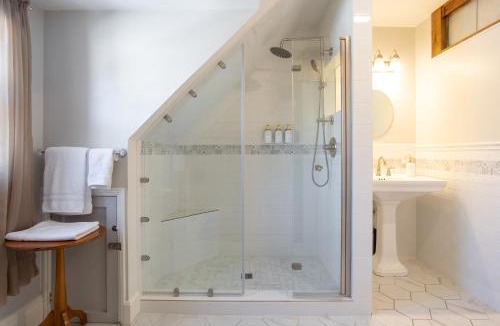 Great Barrington Bed & Breakfast | The Berkshire Mountain Inn