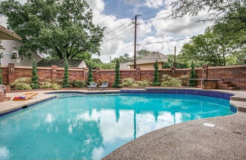 Lake Highlands House | The Best Dallas Has To Offer. Heated Pool/Spa!
