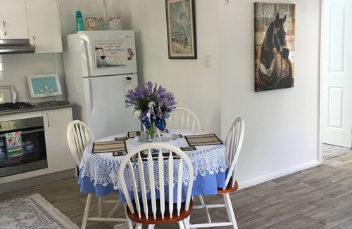 Bundanoon Cottage | The Best Exotic Magnolia Cottage