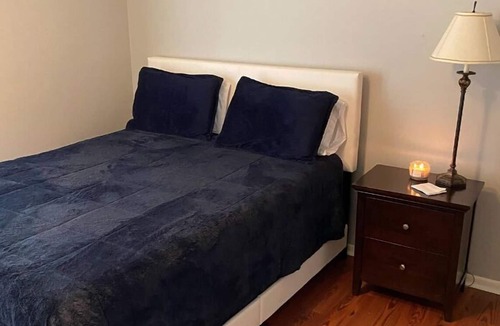 Alexandria Condo | THE Best extended stay in Alexandria!