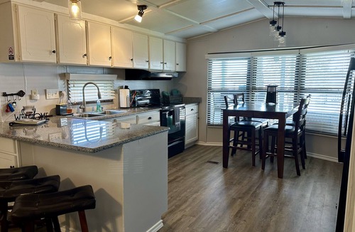 Carolyn Estates House | The Best Sunsets on the Lake! Large cove, big firepit & great fishing awaits!