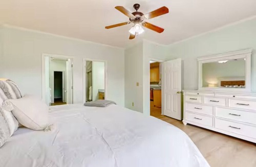 Ellijay Hotel | The Best VIEWS Large 2BR/3BA + Resort Pool