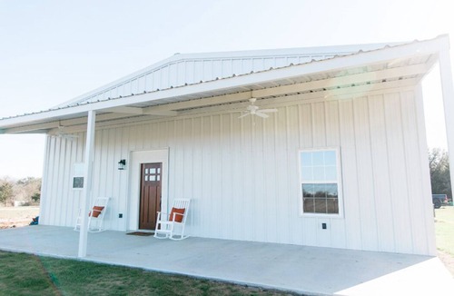 McLennan County House | The Bethany House - Countryside Retreat near Waco