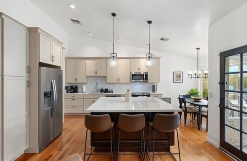 Trails North House | The Beverly - EV Charger, Game room,Putting green!