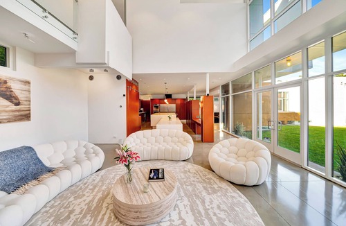 Beverly Hills House | The Beverly Luxe Retreat