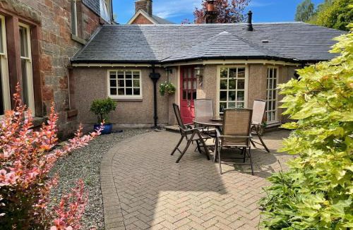 Aberfoyle House | The Bield