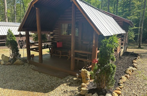 Cosby Cabin | The Big Bear Cabin! Perfect getaway in the Smokey Mountains!
