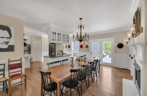 Franklin House | The Big Blue House - 6000sf of Luxury in Leiper's Fork