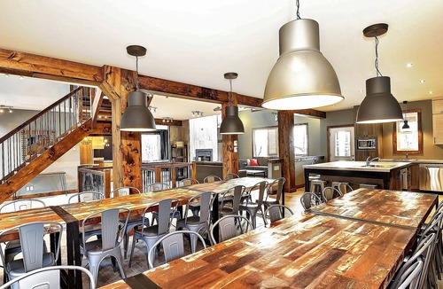 Stoneham House | THE BIG JACK - 33 Chemin Blanc, Stoneham, 289671