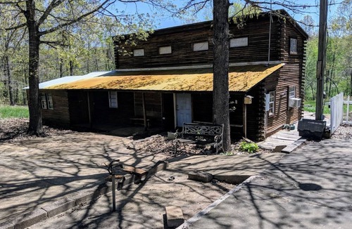 Mammoth Spring Cabin | The "BIG" Cabin