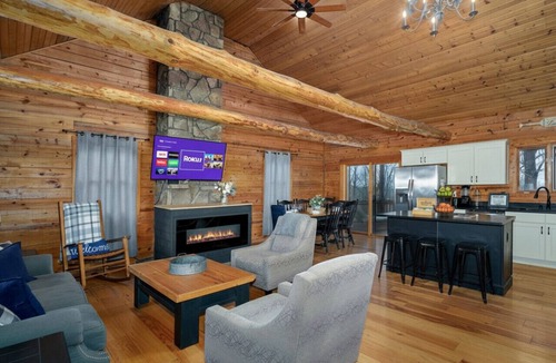 Lampe House | The Big Cabins w/Lake View