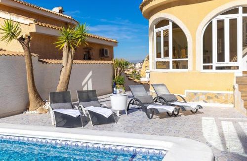 Quesada Villa | The Big Chill by Fidalsa