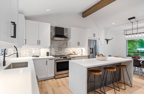 McMurrich/Monteith Cottage | The Big Chill: Modern Luxe Lakefront 5 Bedroom Cottage w Hot Tub, Sauna, Firepit