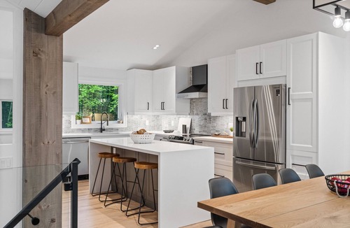 McMurrich/Monteith Cottage | The Big Chill: Modern Luxe Lakefront 5 Bedroom Cottage w Hot Tub, Sauna, Firepit