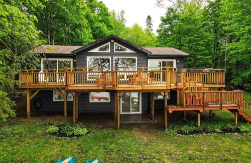 McMurrich/Monteith Cottage | The Big Chill: Modern Luxe Lakefront 5 Bedroom Cottage w Hot Tub, Sauna, Firepit