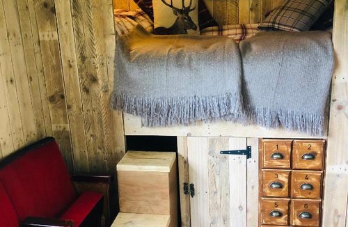 Horley Other | The Big Green Shepherds Hut