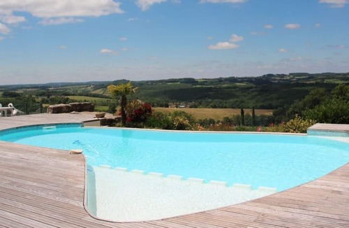 Saint-Remy House | THE BIG HOUSE AND ITS OVERFLOW POOL