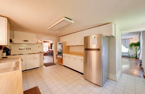 Hillsgrove Cottage | The 'big House' at Elk Creek Escape w/Game Room