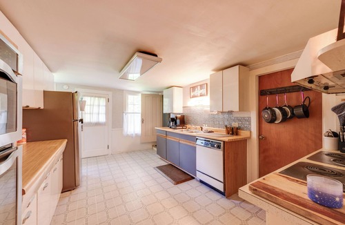 Hillsgrove Cottage | The 'big House' at Elk Creek Escape w/Game Room