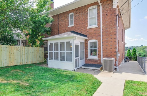 Jefferson City House | The Big House, Historic 4-Bedroom Home With Custom Art And Dedicated Workspace