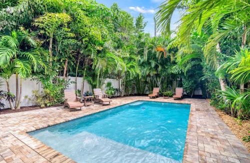 Siesta Key Village House | The Big Kahuna