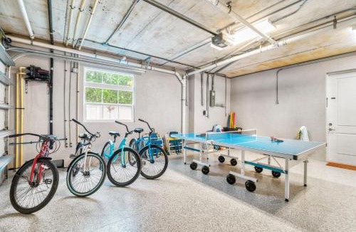 Siesta Key Village House | The Big Kahuna