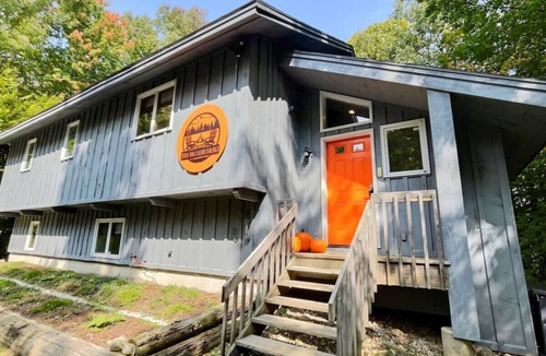 Killington House | The Big Lebearski- AC, Grill, Fire Pit, Hot tub!
