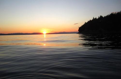 Malletts Bay House | The Big Yellow Camp