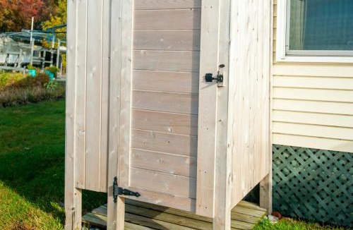 Malletts Bay House | The Big Yellow Camp