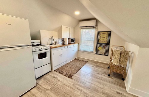 Tech Terrace Apartment | The Bijou Bungalow - 1BR/1BA - Close to Tech