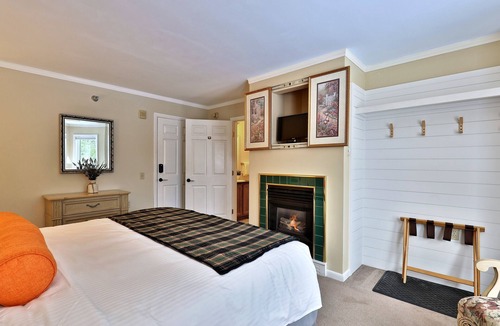 Killington Cabin | The Birch Ridge: European Room #8 - King Suite In Killington, Vermont. Hot Tub. 1 Bedroom Home